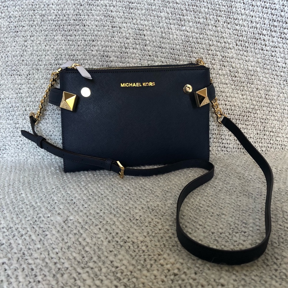 SOLD 👜 Michael Kors Crossbody Karla Navy